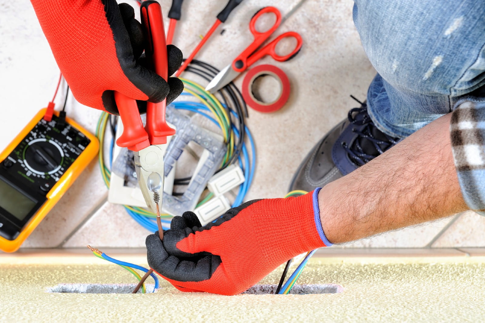 Sähköasennukset Helsingin, Espoon ja Vantaan alueella.